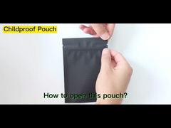 黒い子供に耐えるマイラー袋